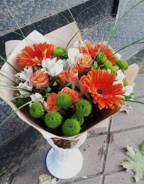 Букет цветов из: Герберы, Хризантемы, Альстромерии и Розы в Рощино Новгородская область