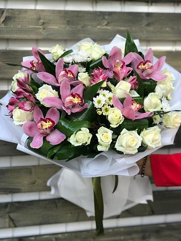 Букет цветов из: Розы и Хризантемы в Рощино Новгородская область