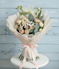 Букет цветов из:  Розы и Лизиантусы в Рощино Новгородская область