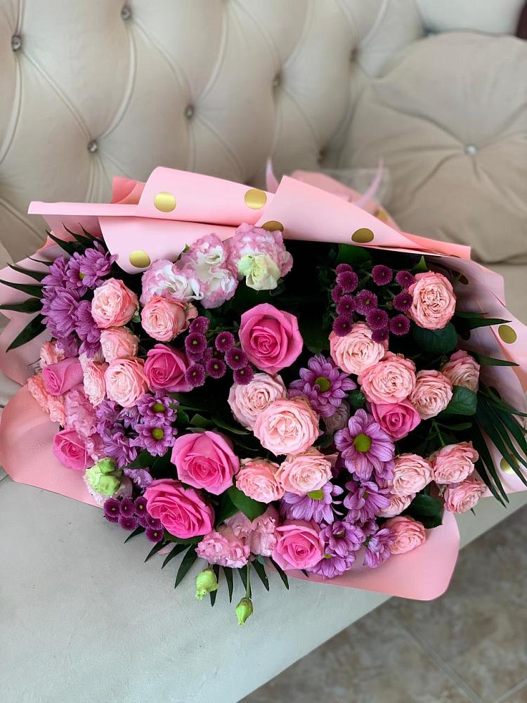 Букет цветов из: Хризантемы, Розы и Лизиантусы в Рощино Новгородская область