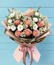 Букет цветов из:  Розы, Альстромерии и Лизиантусы в Рощино Новгородская область