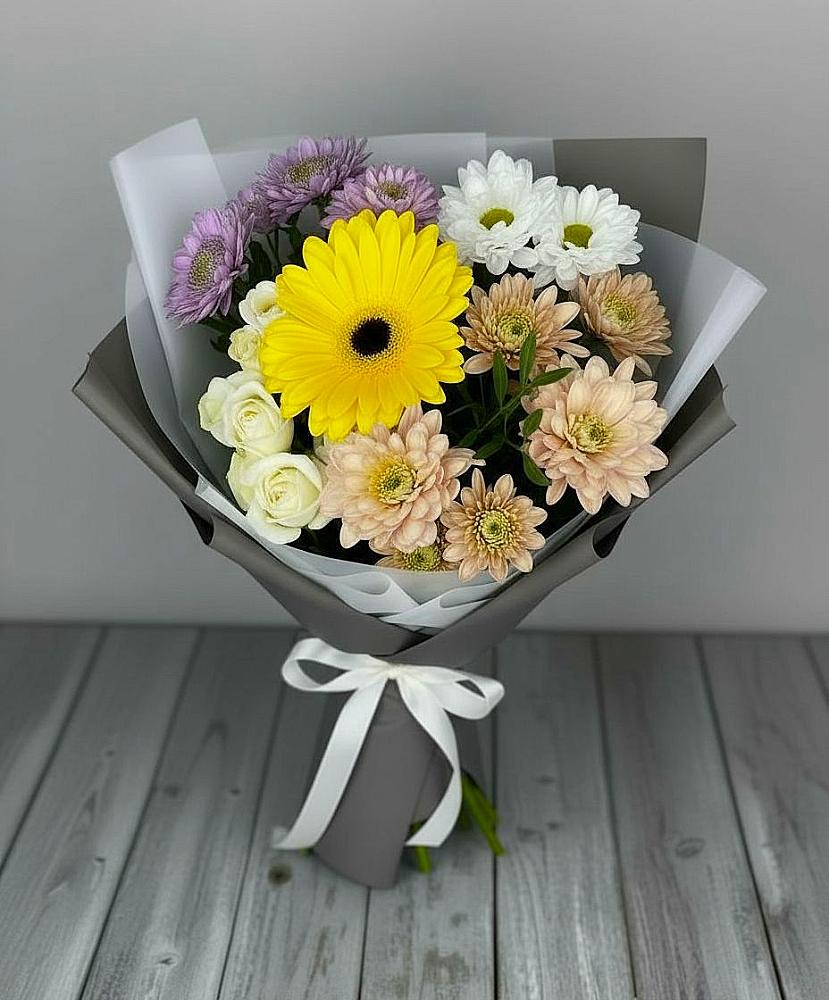 Букет цветов из: Розы, Герберы и Хризантемы в Рощино Новгородская область