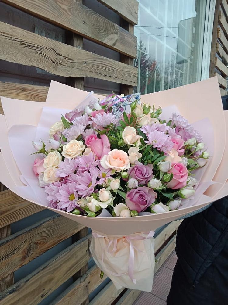 Букет цветов из: Розы и Хризантемы в Рощино Новгородская область