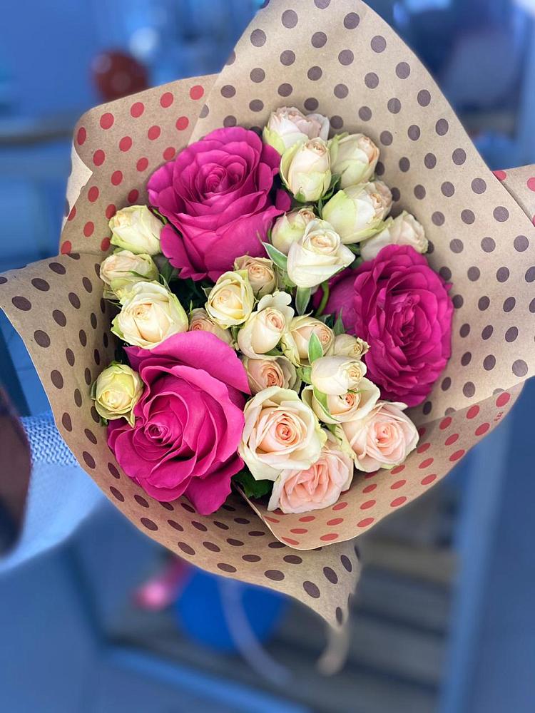 Букет цветов из: Розы в Рощино Новгородская область