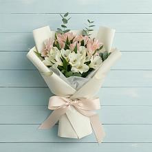 Букет цветов из:  Альстромерии в Рощино Новгородская область