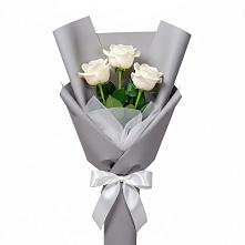 Букет 3 белые розы в Рощино Новгородская область