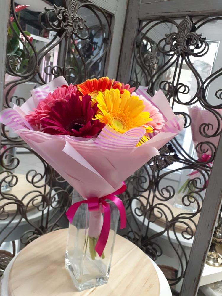 Букет цветов из: Герберы в Рощино Новгородская область