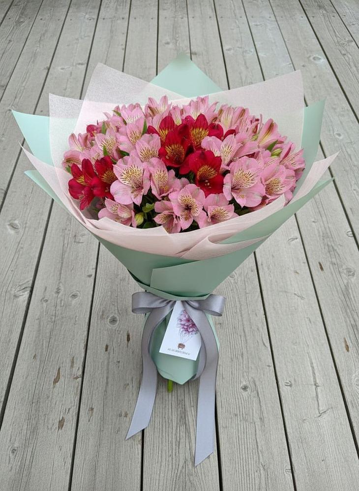 Букет цветов из: Альстромерии в Рощино Новгородская область