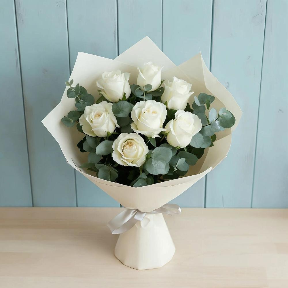 Букет Белые розы в Эвкалипте в Рощино Новгородская область