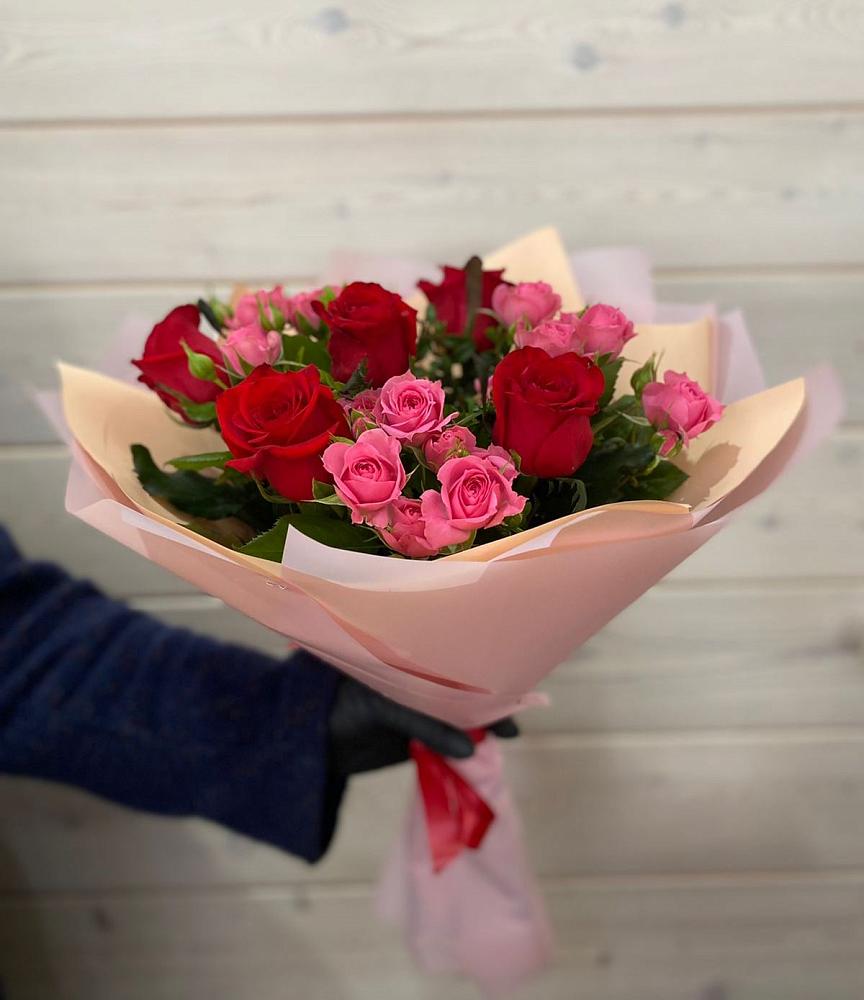 Букет цветов из: Розы в Рощино Новгородская область