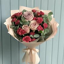 Букет цветов из:  Гвоздики и Розы в Рощино Новгородская область