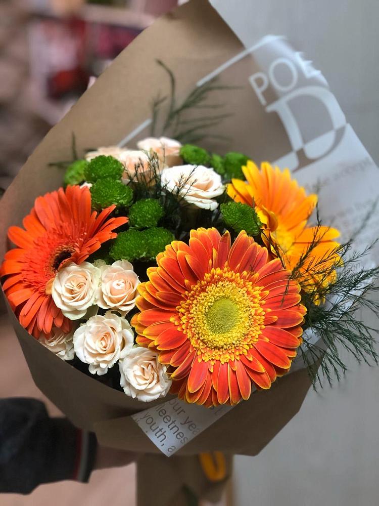 Букет цветов из: Герберы, Хризантемы и Розы в Рощино Новгородская область