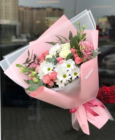 Букет цветов из: Розы, Лизиантусы и Хризантемы в Рощино Новгородская область