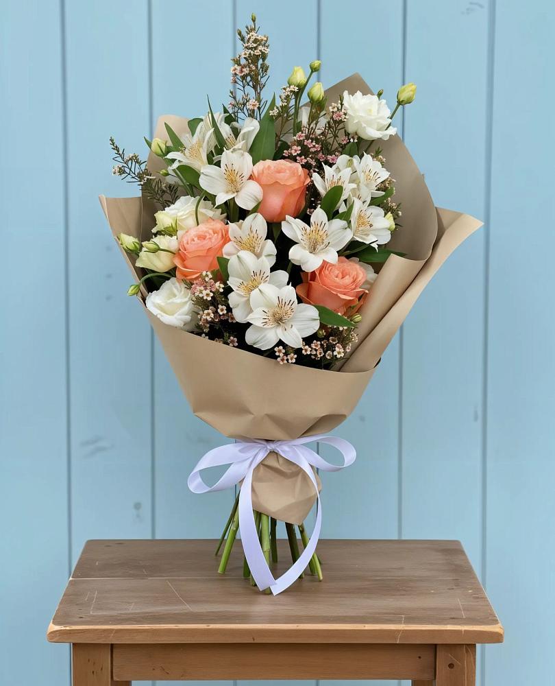 Букет цветов из: Альстромерии, Лизиантусы, Розы и Хризантемы в Рощино Новгородская область